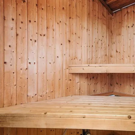 Bright House With Sauna - By Traum بيت للعطل *